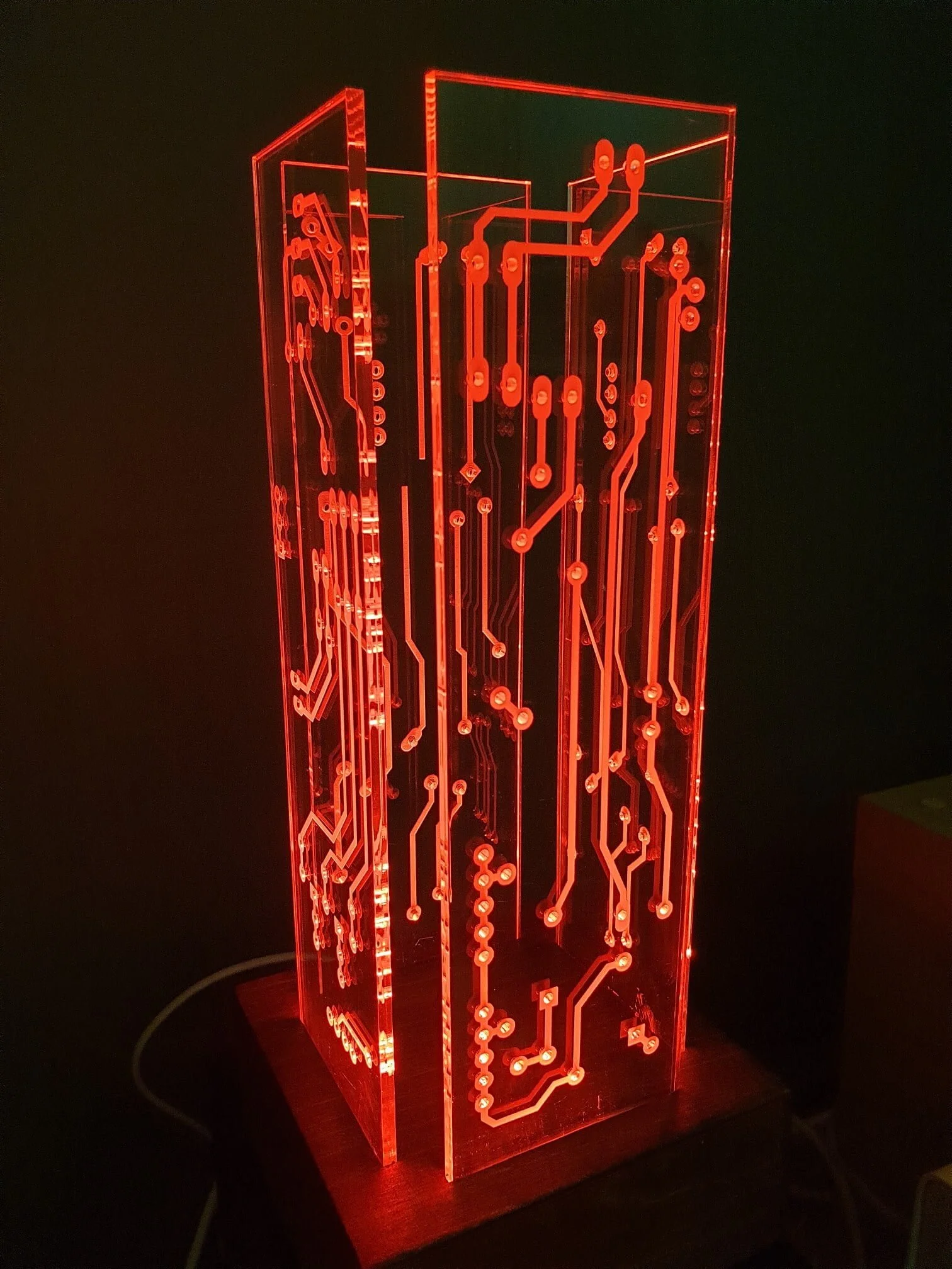 lampa ledowa z pleksi czarnej i plexi bezbarwnej