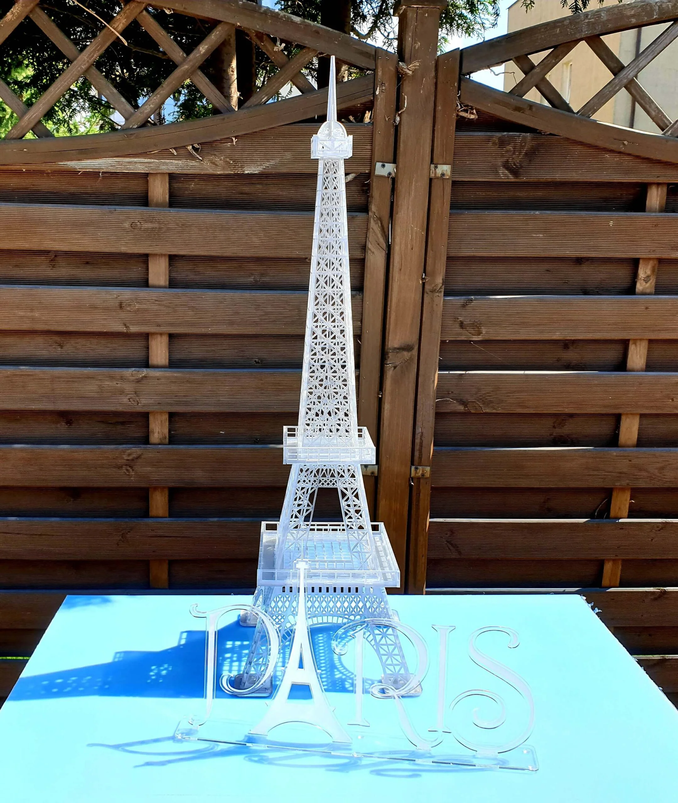 wieża Eiffla z pleksi satynowej, wyroby z plexi na wymiar